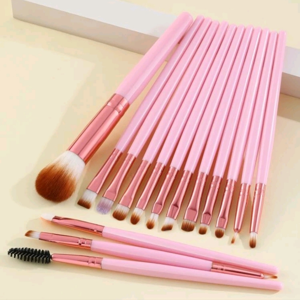 🔹️Set of 15 Makeup Brushes
